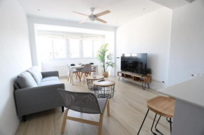Apartamento Familiar, luminoso y mediterraneo by Hometels